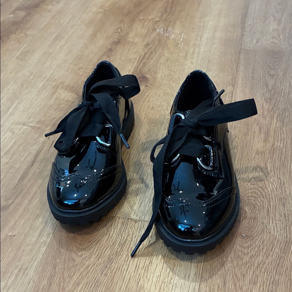 GB Girls Shiny Black Lace-Up Shoes‎ NWOT